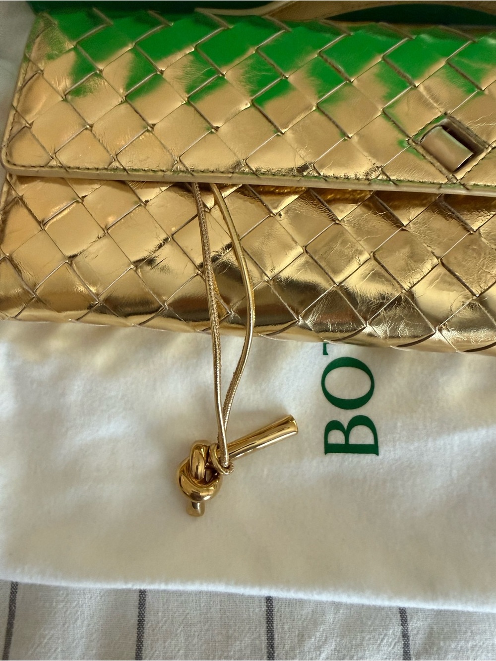 Bottega Veneta Andiamo Gold distressed calf Leather top handle Clutch NWOT - Picture 11 of 12
